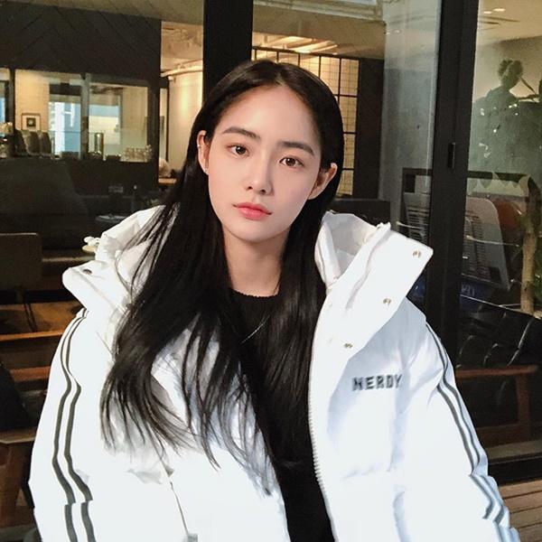 Hot girl mặt mộc có nét đẹp nguyên sơ thách thức giới make-up-6