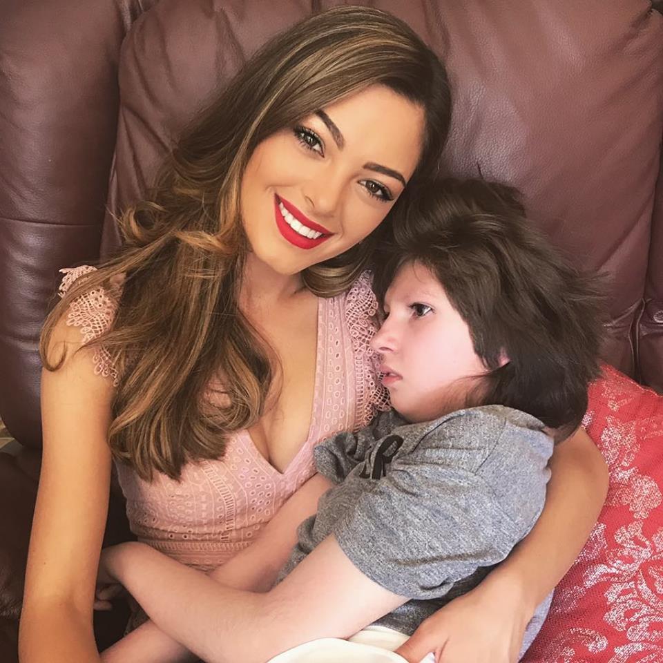 Hoa hậu Hoàn vũ xót thương tột độ khi em gái ruột qua đời ở tuổi 13-3