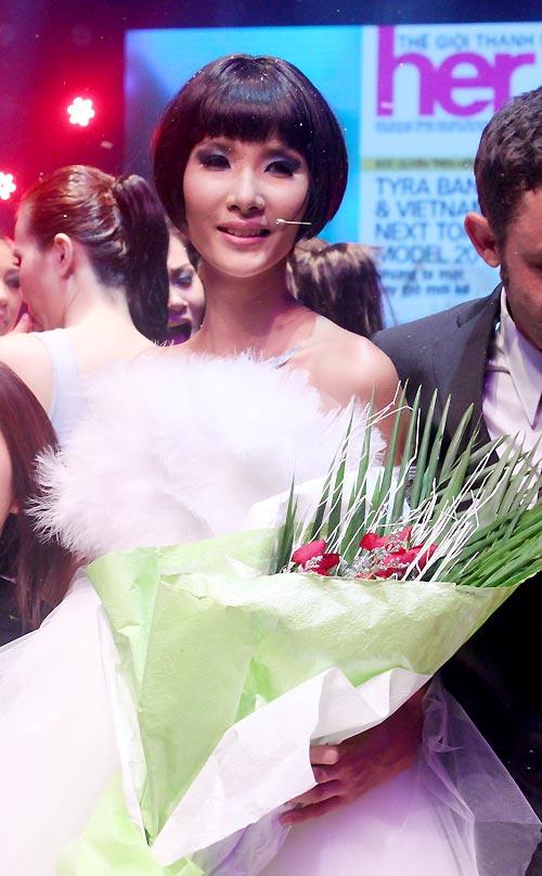 SHOCK: Hoàng Thùy quyết định cắt tóc ngắn y chang HHen Niê để chinh chiến Miss Universe 2019?-4