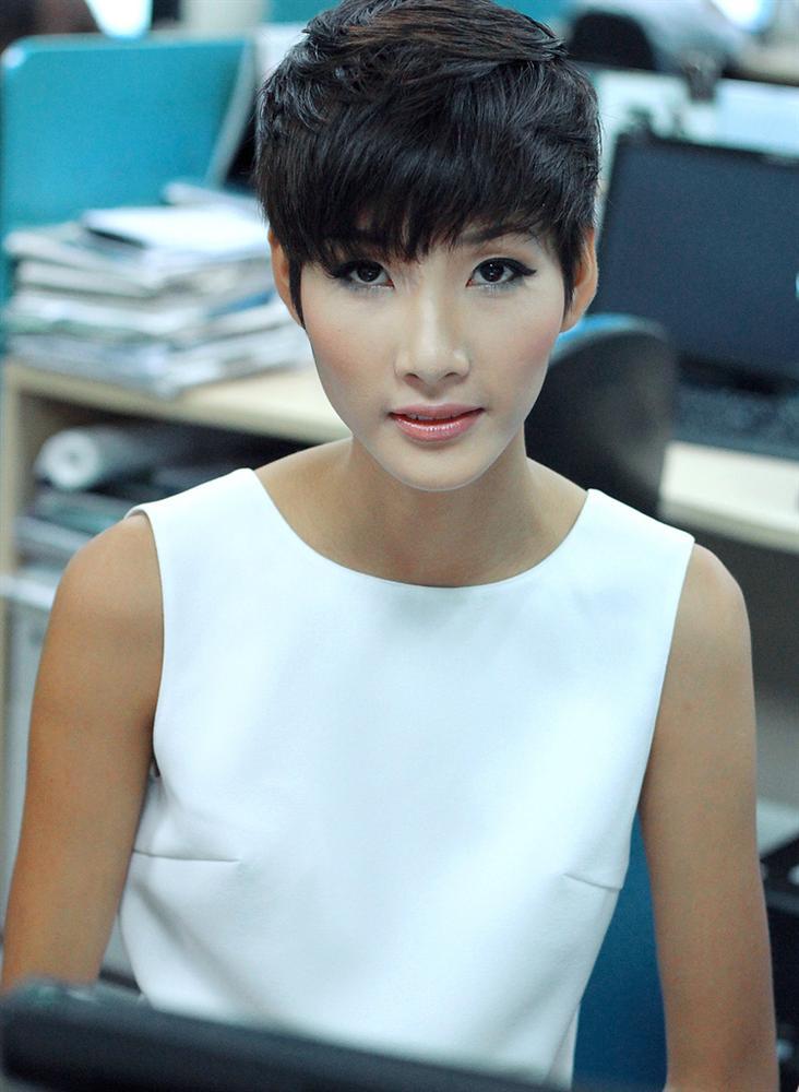 SHOCK: Hoàng Thùy quyết định cắt tóc ngắn y chang HHen Niê để chinh chiến Miss Universe 2019?-8