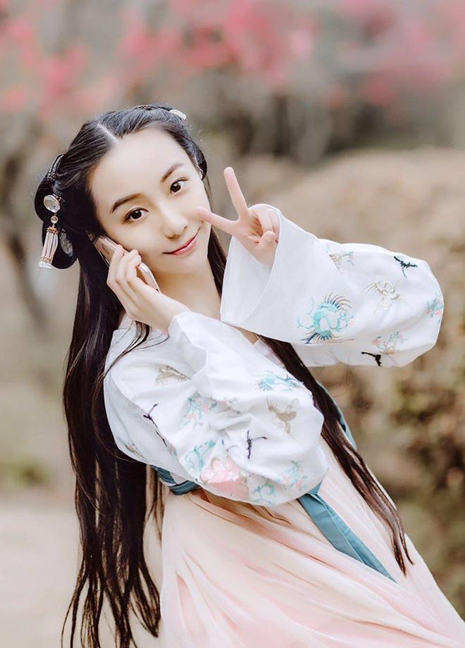 Giới trẻ Trung Quốc rộ trào lưu mặc đồ như phim kiếm hiệp ra đường-5