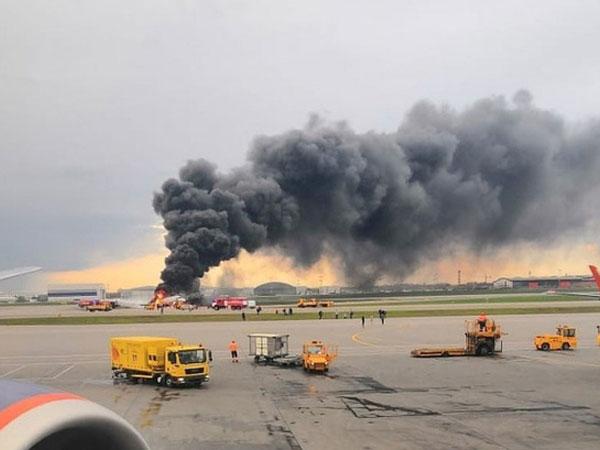 Em bé 2 tuổi hôn mê, máy bay Vietnam Airlines hạ cánh khẩn cấp sau 15 phút bay-2