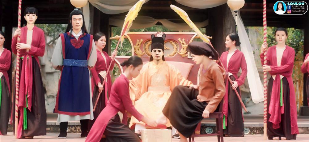 Cả thế giới ra mà xem dàn soái ca tuyển Việt Nam bất ngờ hóa thân vào MV Anh ơi ở lại của Chi Pu kìa-2