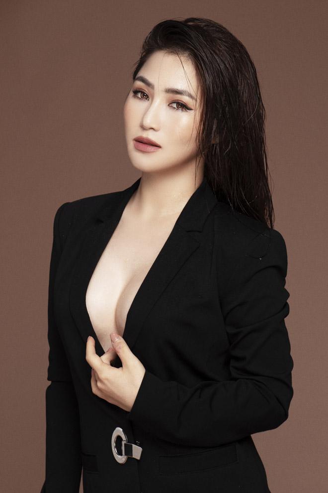 Trước khi dừng hát, Hương Tràm từng trầm cảm nặng: bóc tay tóe máu, dùng thuốc an thần suốt 5 năm-1