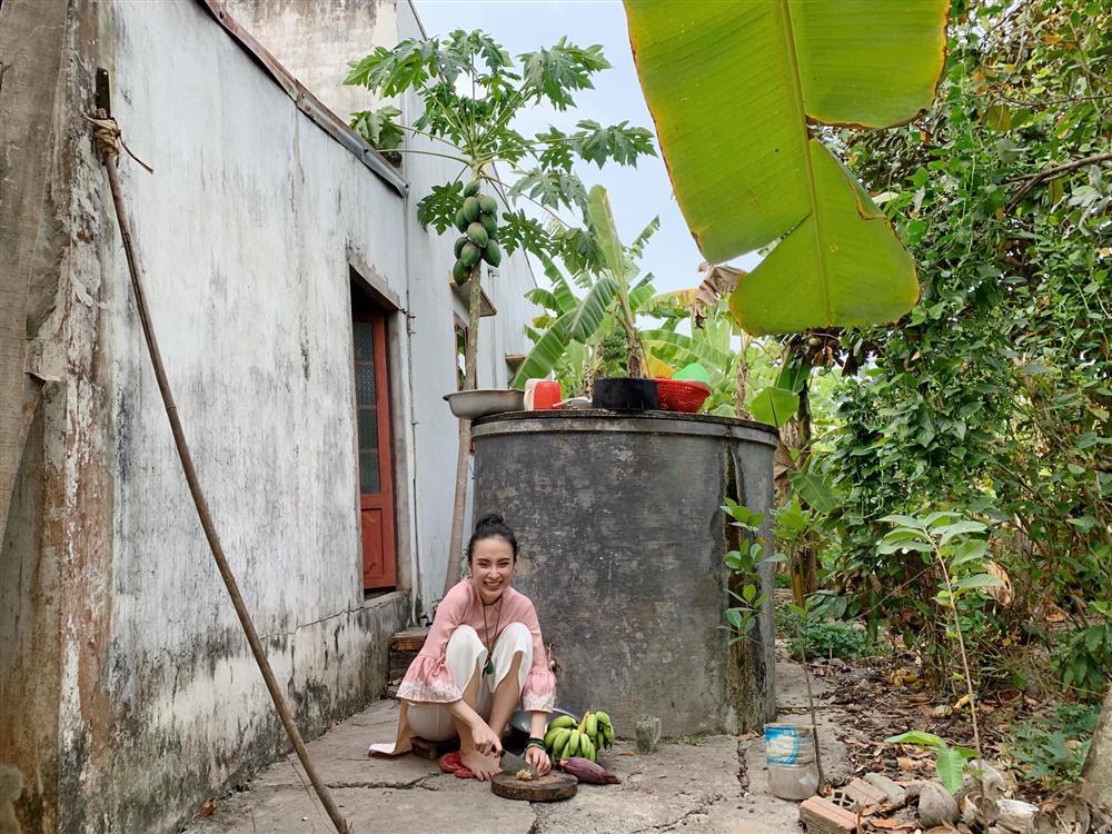 Dù không có đường cong đặc sản của Angela Phương Trinh, biển hè năm nay vẫn sôi động với loạt mỹ nhân khoe thân nóng bỏng-11