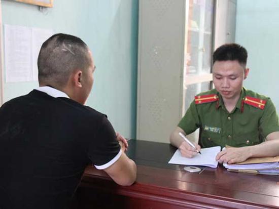 Thai nhi trong bụng nữ sinh lớp 8 có quan hệ huyết thống với thầy giáo