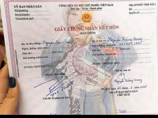 Bị fan nữ sàm sỡ hình xăm trước ngực, Đức Phúc giật mình thảng thốt: Con gái bây giờ mạnh dạn thật-3