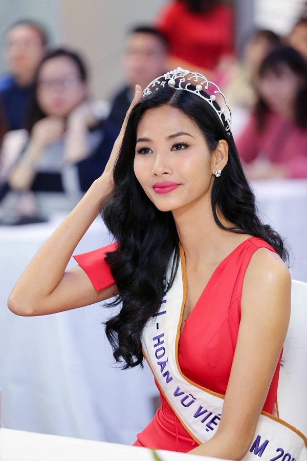 Trở thành đại diện Việt Nam tại Miss Universe 2019, Hoàng Thùy nhớ lại quá khứ bị chửi thẳng mặt vì thi hoa hậu-5