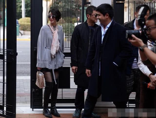 Lý Á Bằng say đắm bạn gái mới giàu có sau 6 năm ly hôn Vương Phi-1