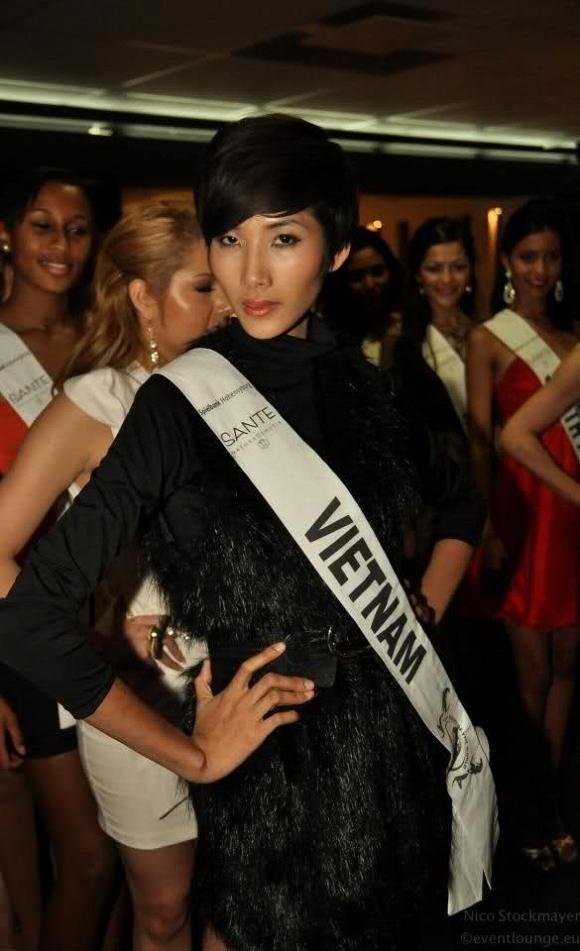 Hoàng Thùy: Gái quê da bọc xương 44kg lột xác gợi cảm thành đại diện nhan sắc Việt tại Miss Universe 2019-8