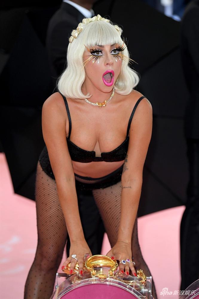 Lady Gaga làm lố lột đồ 3 lần ở Met Gala 2019 cũng chưa thảm họa bằng bộ cánh thịt sống cực gắt 1 thời-5