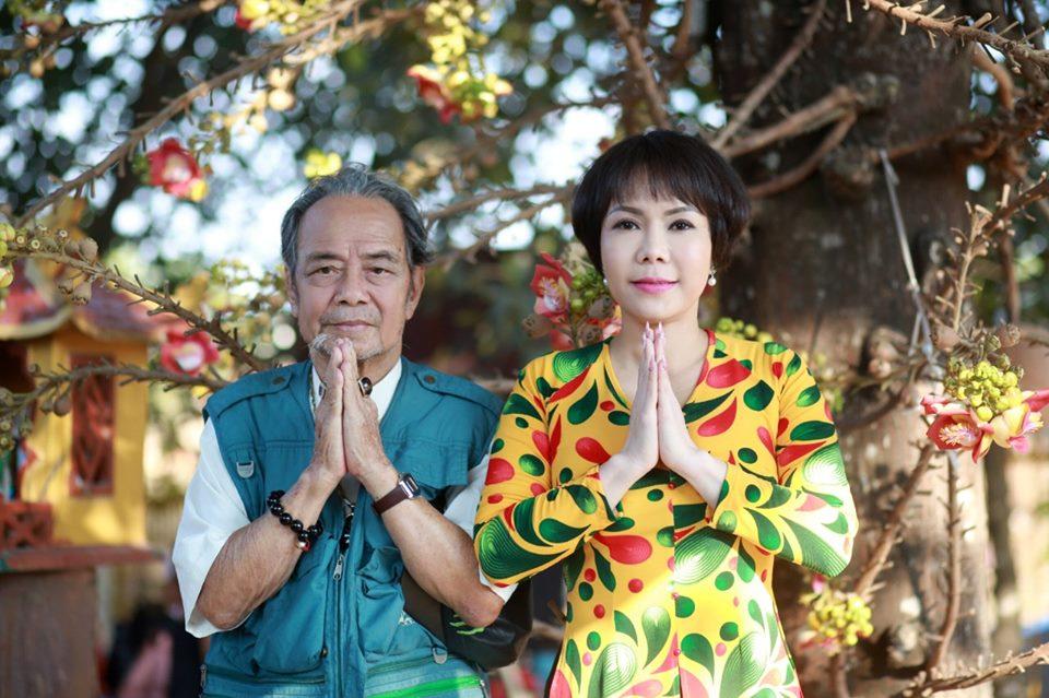 Việt Hương đau buồn tiễn cha đi hỏa táng, chồng nhạc sĩ động viên nữ danh dài trước cú sốc cuộc đời-5