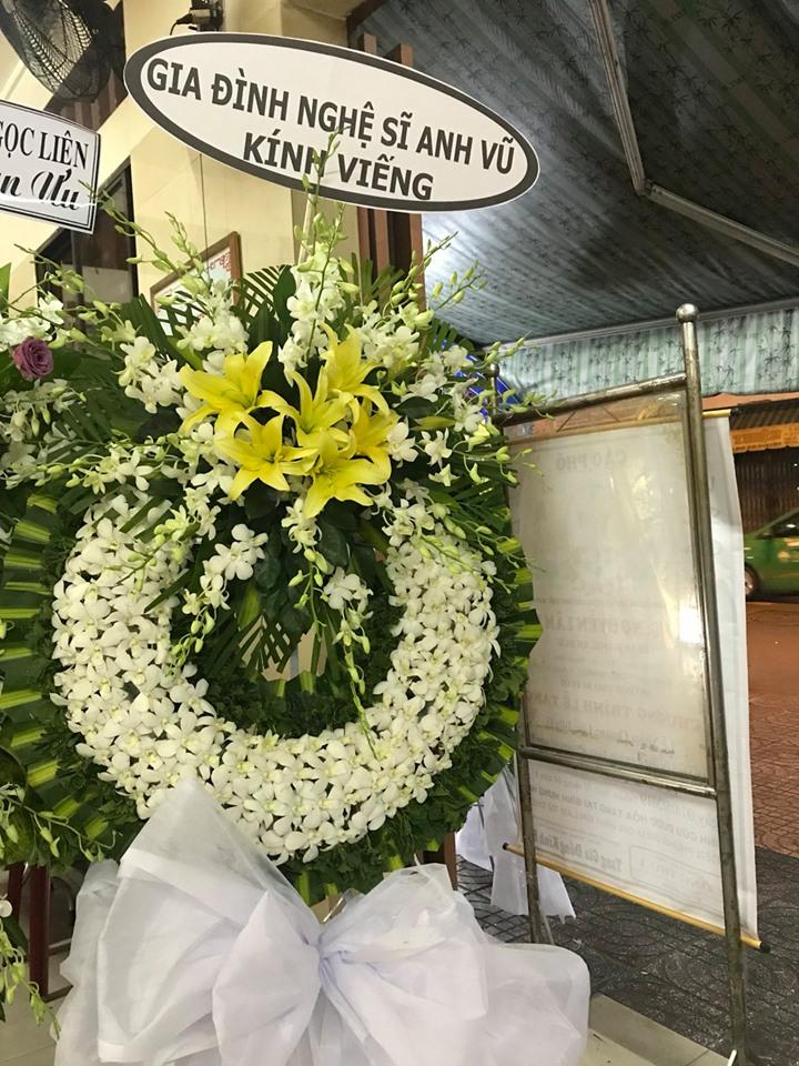 Việt Hương đau buồn tiễn cha đi hỏa táng, chồng nhạc sĩ động viên nữ danh dài trước cú sốc cuộc đời-12