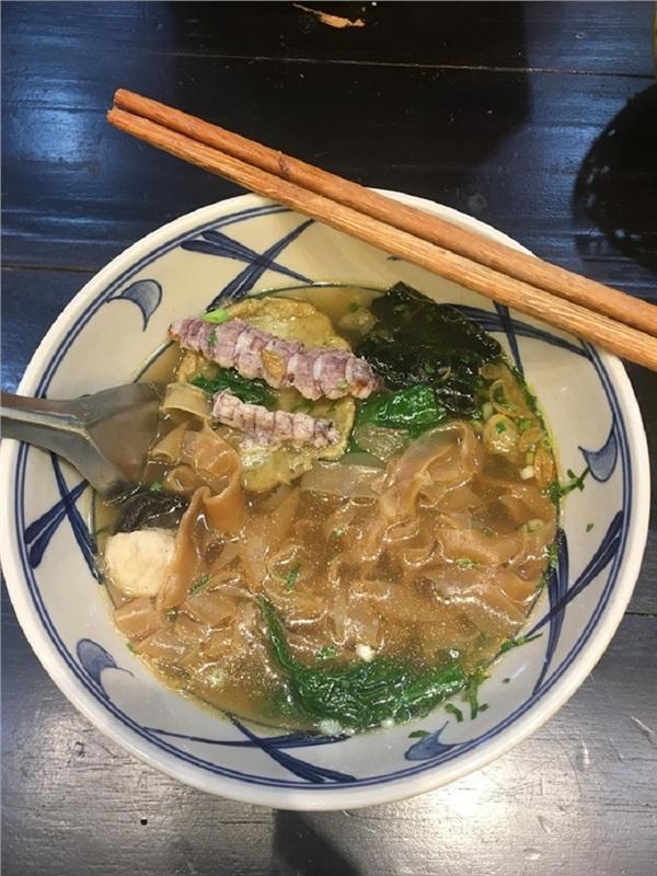 Quán bánh đa bề bề của hotgirl Trâm Anh bị chê nhạt nhẽo, ăn phí tiền-3