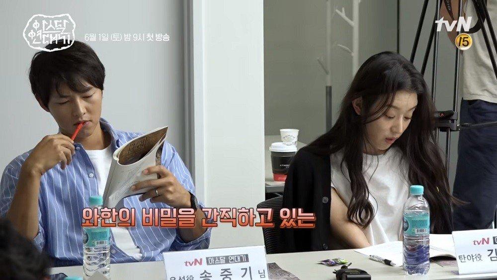 Truyền thông xứ Hàn lên án fan Trung Quốc quan tâm thái quá tới nhẫn cưới của Song Joong Ki - Song Hye Kyo-1