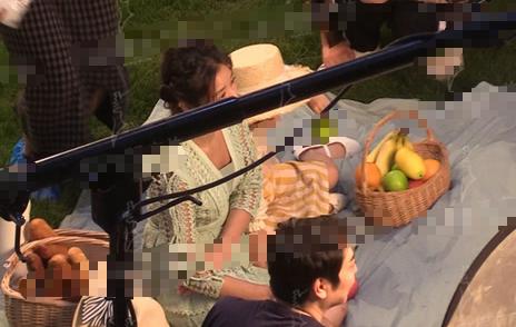 Lộ vòng eo phình to bất thường, Lâm Tâm Như vướng nghi án mang thai lần hai ở tuổi 43-3