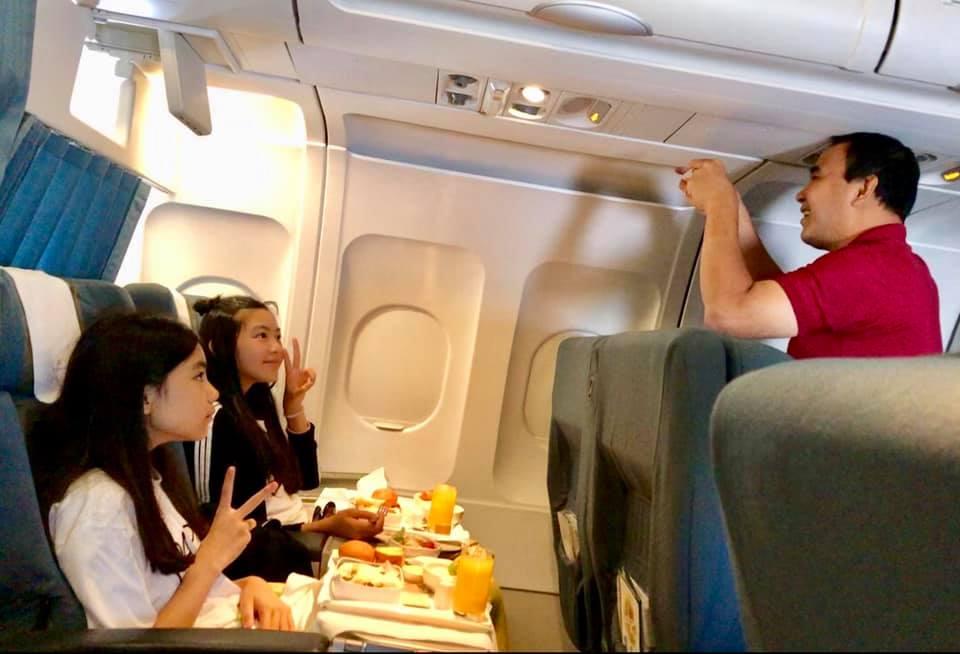 Cư dân mạng đòi hải quan tịch thu một thứ đồ rất đáng yêu của MC Quyền Linh khi đi du lịch với gia đình-2