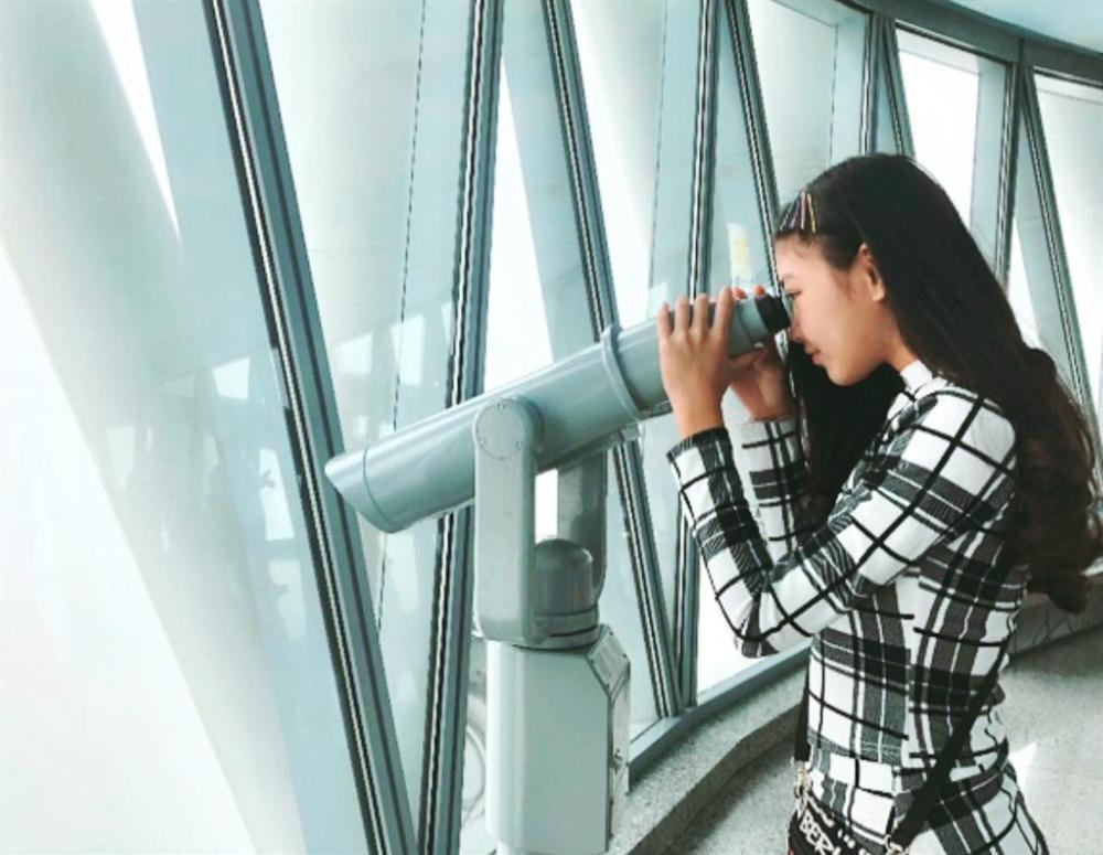 Cư dân mạng đòi hải quan tịch thu một thứ đồ rất đáng yêu của MC Quyền Linh khi đi du lịch với gia đình-8