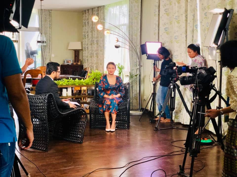 Khép lại hôn nhân với diva Hồng Nhung, chồng cũ ngoại quốc đang tận hưởng những ngày tháng hạnh phúc bên người vợ mới-8