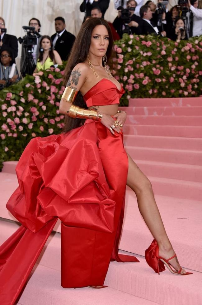8 ngôi sao LGBT diện trang phục ấn tượng nhất tại Met Gala 2019-10