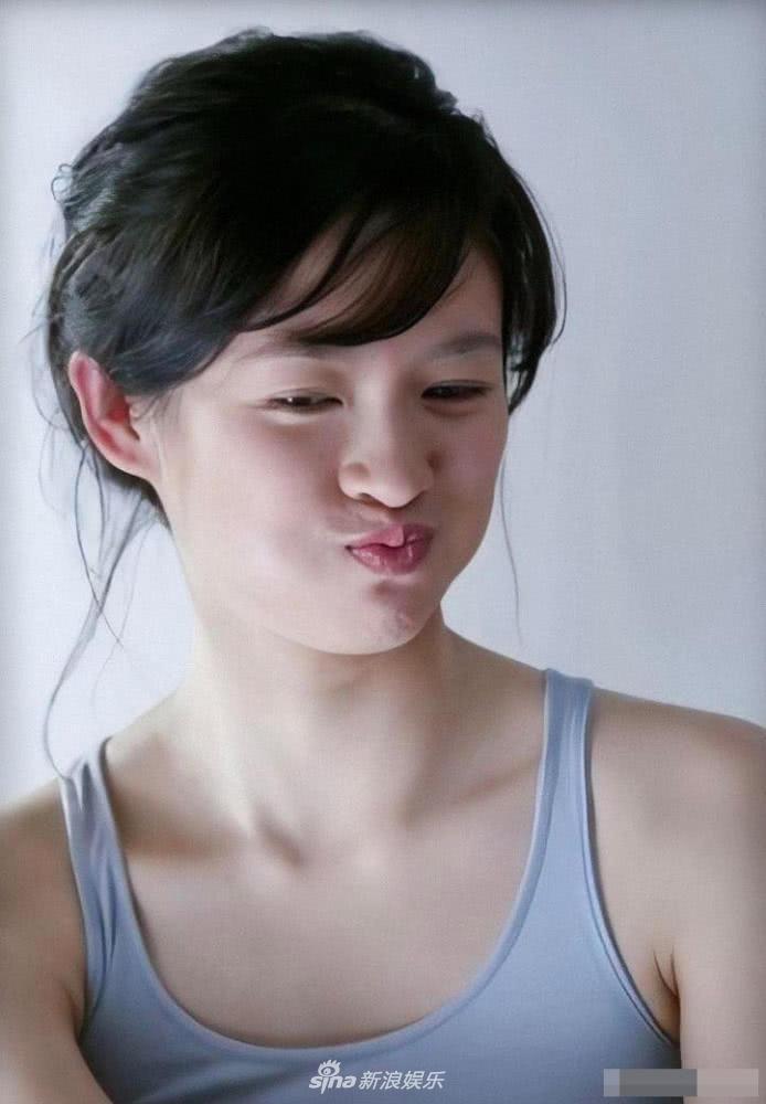 Vẻ đẹp thuần khiết của Chương Tử Di năm 24 tuổi làm dậy sóng mạng xã hội-3