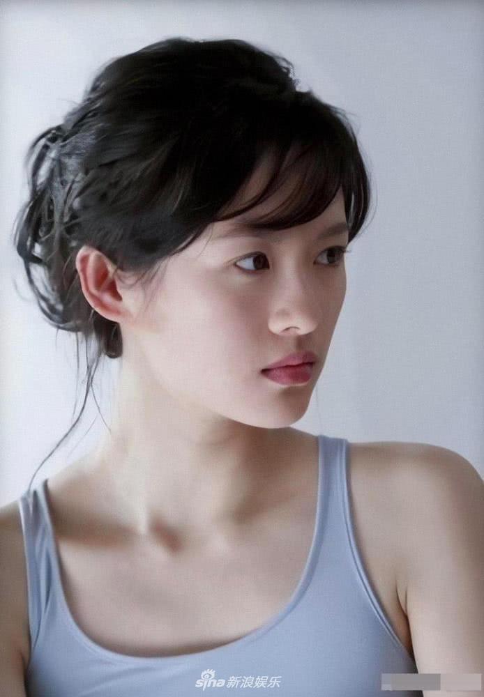 Vẻ đẹp thuần khiết của Chương Tử Di năm 24 tuổi làm dậy sóng mạng xã hội-4