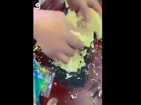 Rửa nho hãy thêm thứ bột này đảm bảo sạch, ăn mà không cần bỏ vỏ nữa-5