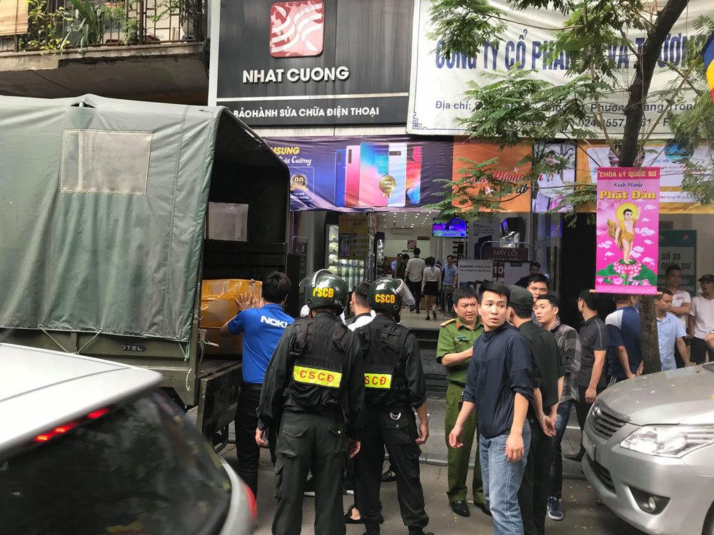 NÓNG: Chuỗi cửa hàng điện thoại của Nhật Cường Mobile bị khám xét, nhiều địa điểm đã đóng cửa-7