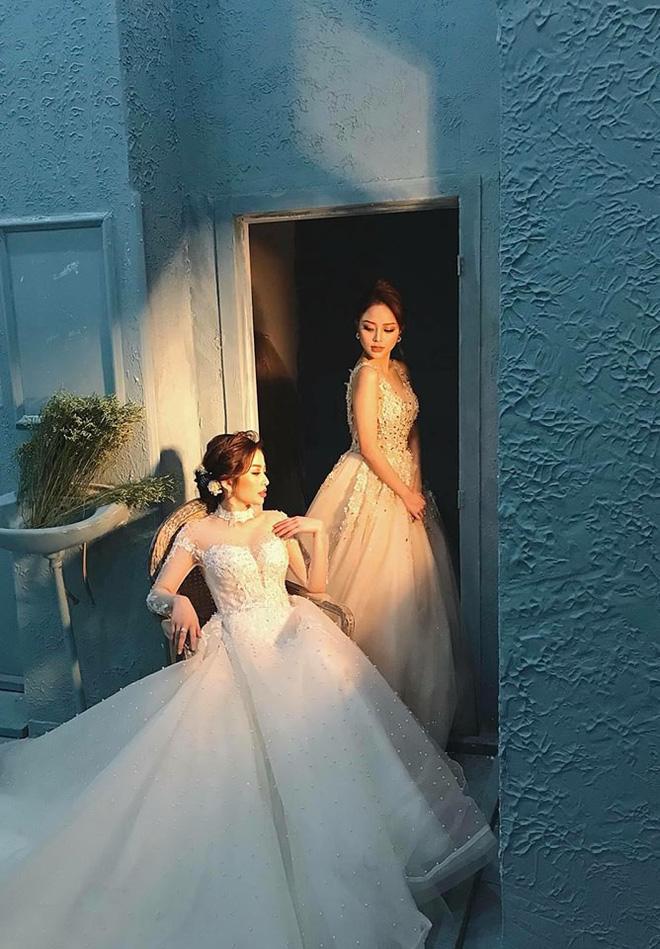 Trước khi chụp ảnh cưới phơi ngực trần, cặp đồng tính nữ đình đám giới trẻ Việt nổi tiếng đã đẹp lại còn bốc lửa-13