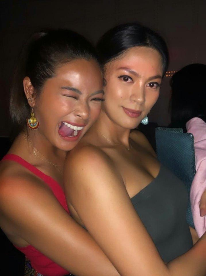 Bản tin Hoa hậu Hoàn vũ 9/5: Cố nhân 7 năm không gặp của Diễm Hương phơi ngực trần quá táo bạo-11