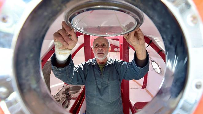 Người đàn ông 71 tuổi vượt Đại Tây Dương trong chiếc thùng khổng lồ-3