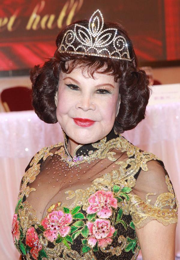 Thảm họa thẩm mỹ Hong Kong làm đủ nghề để kiếm sống ở tuổi U90-6