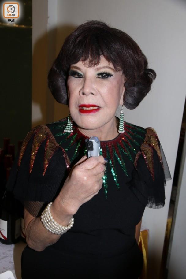 Thảm họa thẩm mỹ Hong Kong làm đủ nghề để kiếm sống ở tuổi U90-7