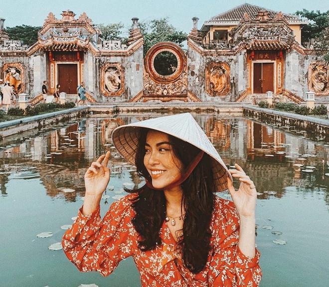 Blogger Hà Trúc tiết lộ quay lại học ĐH vì mong muốn của mẹ-1