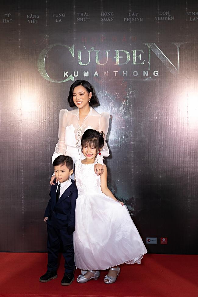 Quay phim về Kumanthong, Tú Hảo gặp hiện tượng kỳ lạ đến nỗi phải bỏ diễn-9