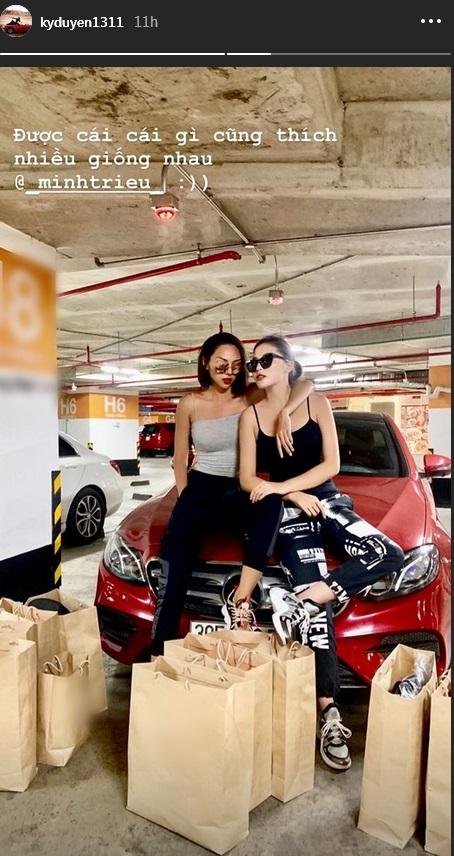 Đẳng cấp như Kỳ Duyên - Minh Triệu: Chỉ shopping đi bộ cùng nhau thôi mà cuối cùng vác cả siêu thị về nhà-3