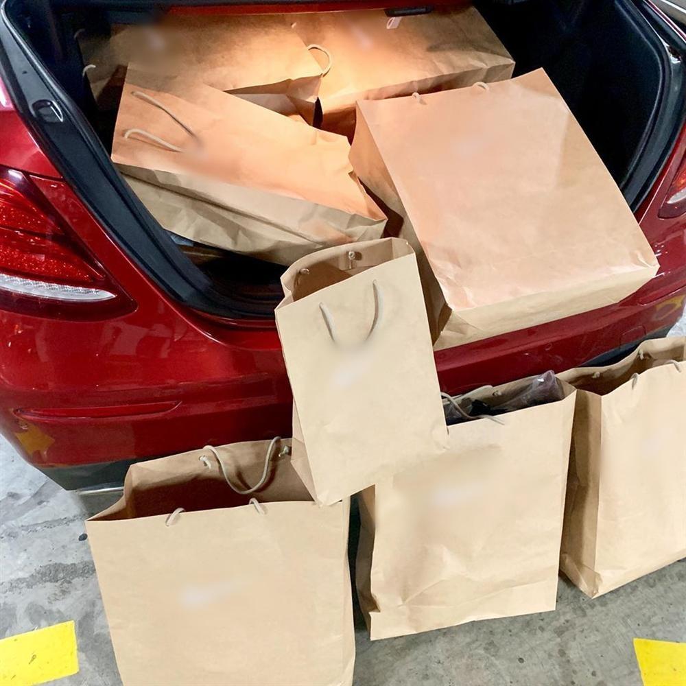 Đẳng cấp như Kỳ Duyên - Minh Triệu: Chỉ shopping đi bộ cùng nhau thôi mà cuối cùng vác cả siêu thị về nhà-2