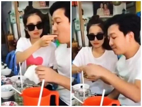 Chiều chồng hết sảy như Nhã Phương: Tự tay bón đồ ăn cho Trường Giang trong khi ông xã chỉ việc tận hưởng hạnh phúc