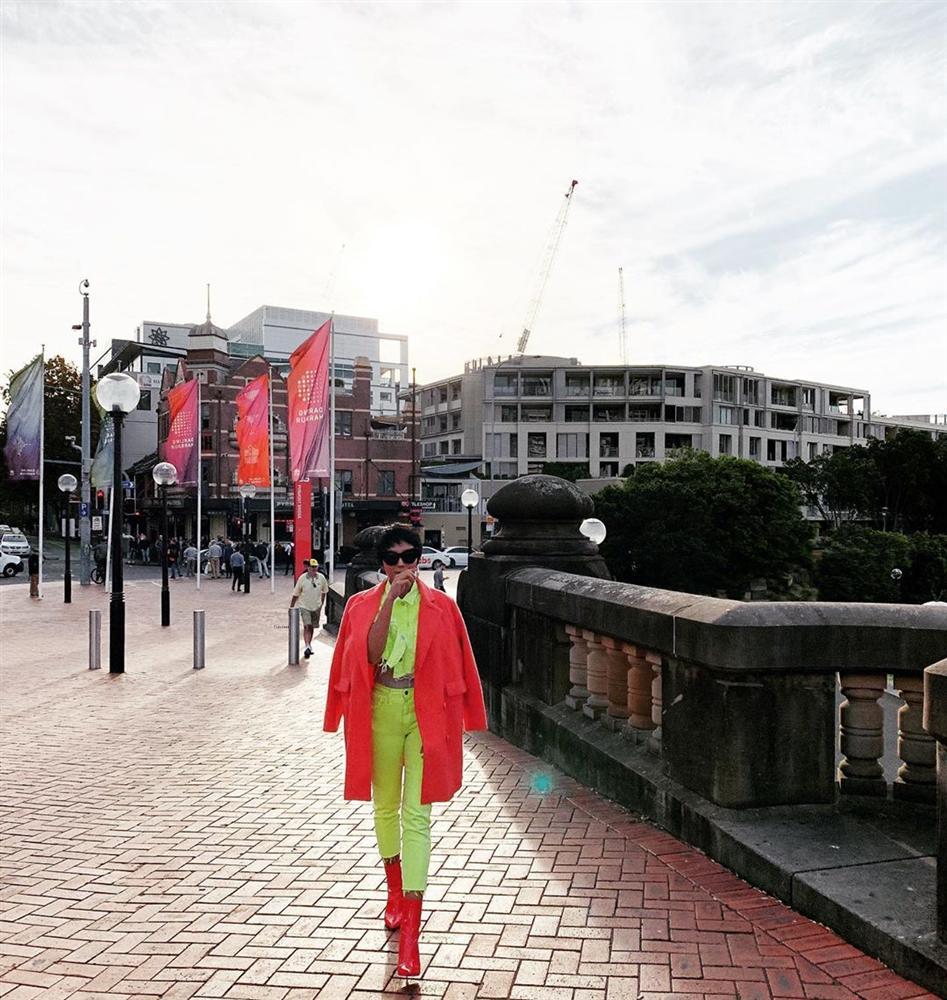 Bản tin Hoa hậu Hoàn vũ 10/5: Đẹp như Phạm Hương và HHen Niê cũng phải nhường bước trước tuyệt sắc giai nhân U60-4