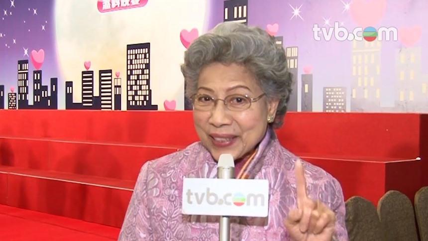 Các diễn viên TVB ở tuổi xưa nay hiếm vẫn lăn lộn ở phim trường-6