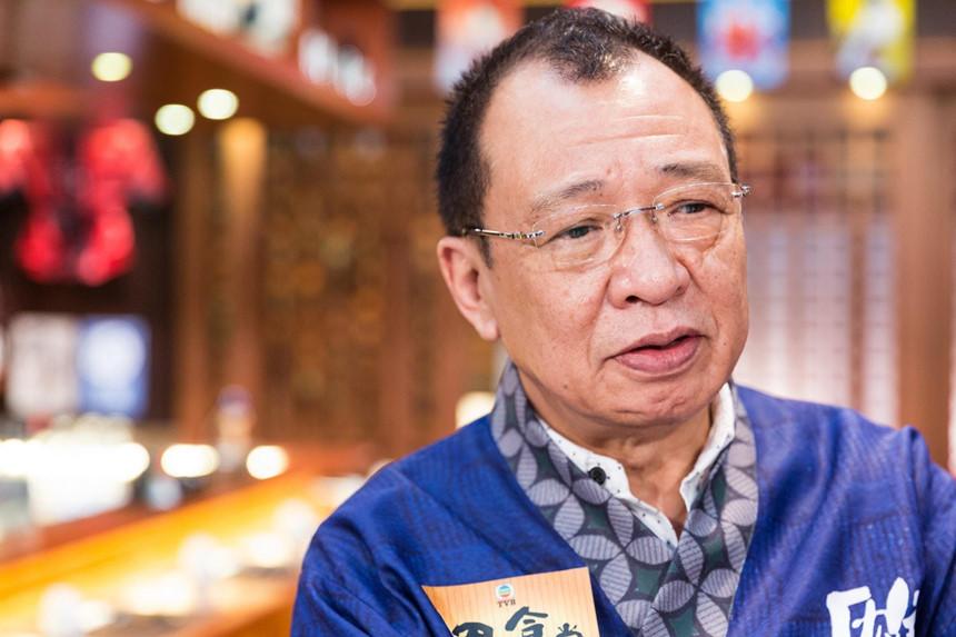 Các diễn viên TVB ở tuổi xưa nay hiếm vẫn lăn lộn ở phim trường-10