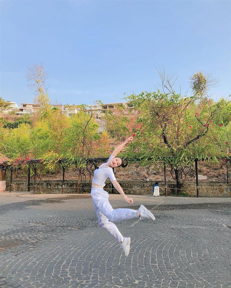 Sau sóng gió tình ái, Hồng Quế tự nhủ gạt nước mắt, mỉm cười và phải đẹp hơn nữa-9