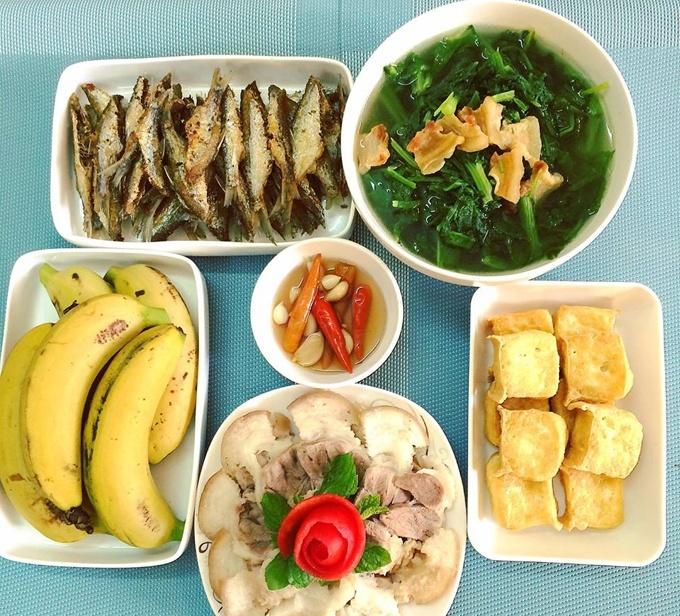 Mâm cơm của vợ đảm khiến chồng đi đâu cũng nhớ về nhà ăn cơm-2