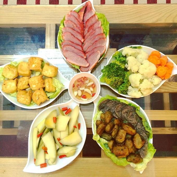 Mâm cơm của vợ đảm khiến chồng đi đâu cũng nhớ về nhà ăn cơm-10