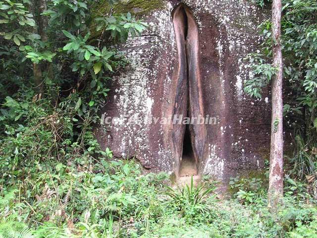 Danh thắng nhạy cảm nhất Trung Quốc, chị em đỏ mặt không dám nhìn-5