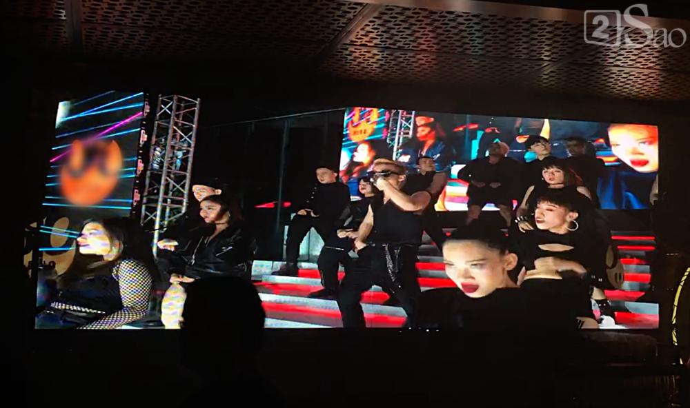 Đeo kính đen đi diễn lúc 1h đêm, Sơn Tùng lần đầu song ca cực chất với đàn chị Thảo Trang-2