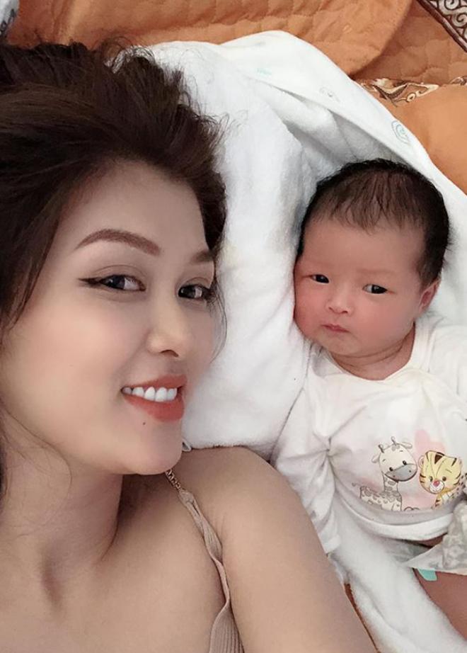 Hoa hậu nghiện đẻ Oanh Yến bất ngờ sinh con thứ 5 ở tuổi 33 - 2sao