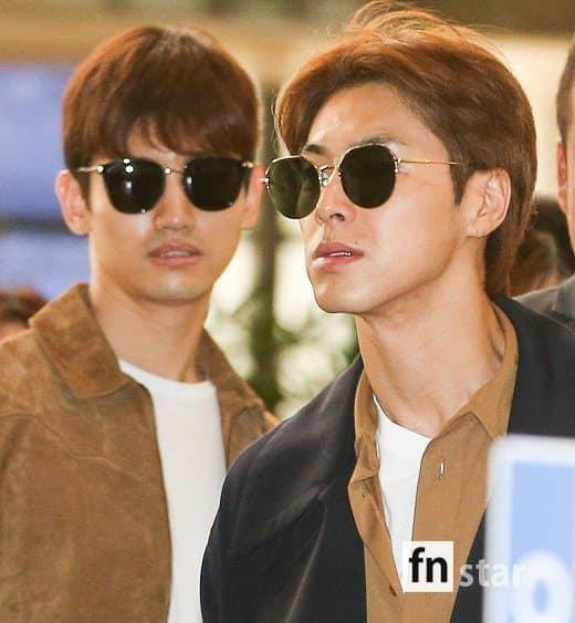 Trưng nguyên mặt mộc không thèm cạo râu ra sân bay, DBSK vẫn khiến fan ngất ngây trước visual đỉnh cao như tổng tài-2