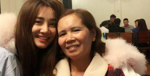 Giữa tin đồn đã sinh con, Nhã Phương đăng bài viết về mẹ gây xúc động-1