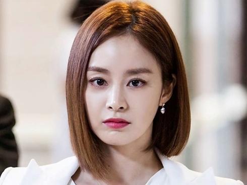 Kim Tae Hee bị chê giọng như ru ngủ khi trổ tài ca hát